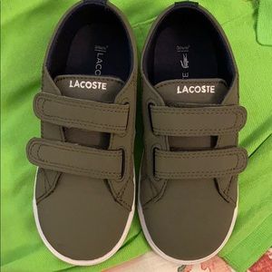 Boys sneakers 👟 9.5 green